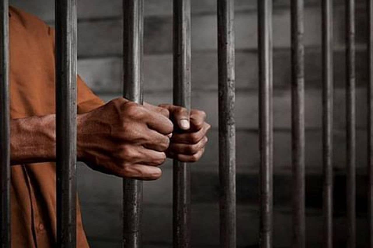 Pakistani prisoner dies by suspected suicide in Jammu jail Pakistani prisoner dies by suspected suicide in Jammu jail