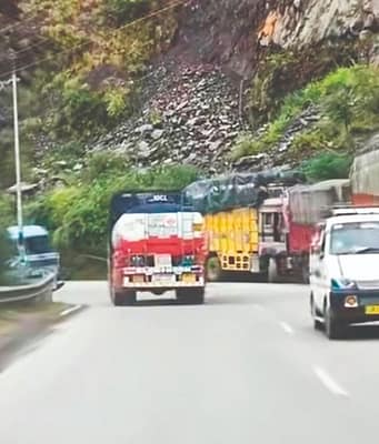 NH-44 open for 2-way traffic; slow movement reported between Udhampur- Banihal