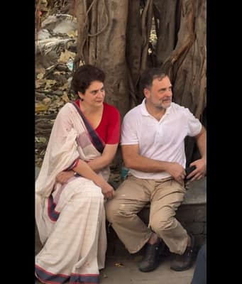 Day after oppn march, Rahul, Priyanka booked for entering Akashvani Bhawan without permission