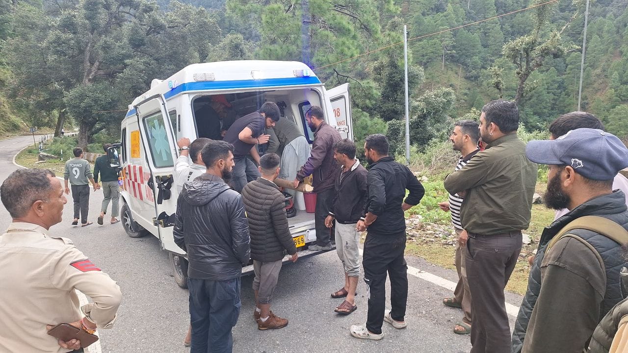 Two killed as car plunges into deep gorge in Kathua Two killed as car plunges into deep gorge in Kathua
