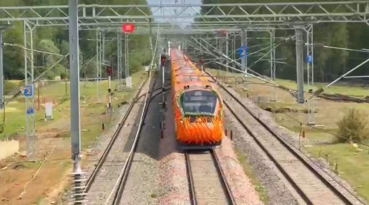 Plea to extend Vande Bharat halt to 5-minute at Jammu railway station Plea to extend Vande Bharat halt to 5-minute at Jammu railway station
