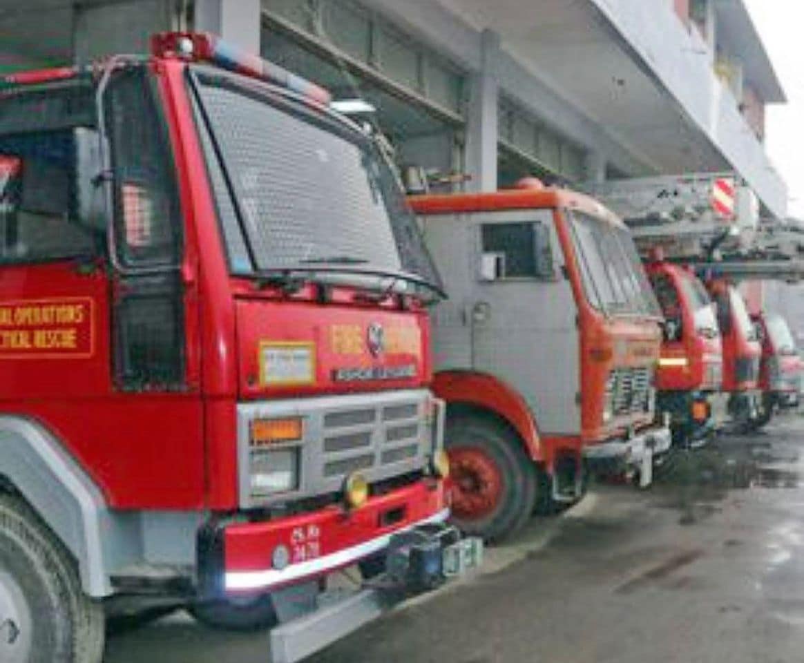 Blaze in Bani? Fire tender from 155 kms away Kathua F&ES station will arrive to extinguish it! Blaze in Bani? Fire tender from 155 kms away Kathua F&ES station will arrive to extinguish it!