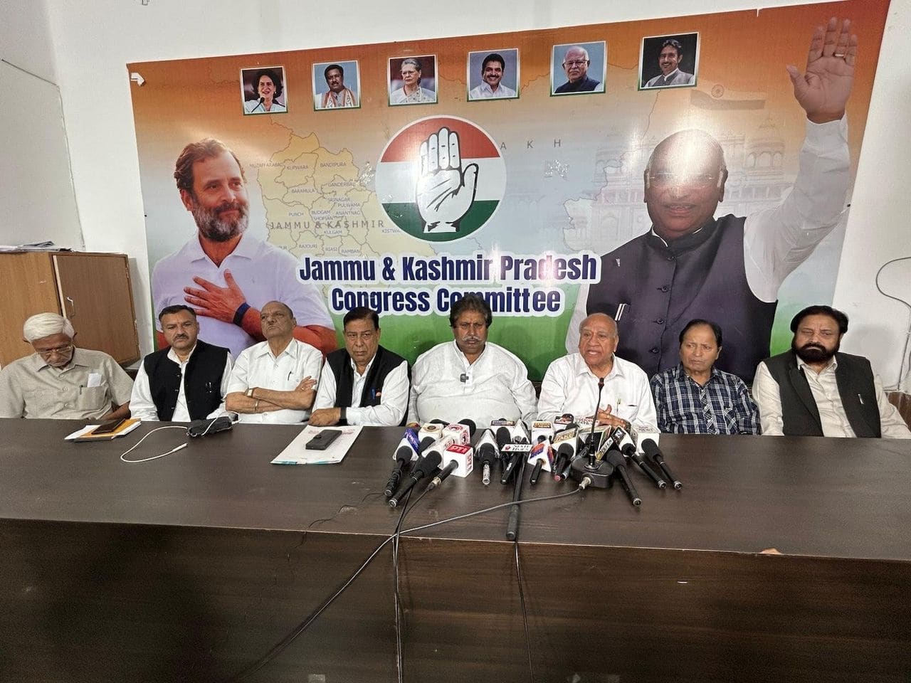 INDIA bloc parties to hold 'Save Democracy' rally in Jammu on Oct 7, seek CEC's removal INDIA bloc parties to hold 'Save Democracy' rally in Jammu on Oct 7, seek CEC's removal