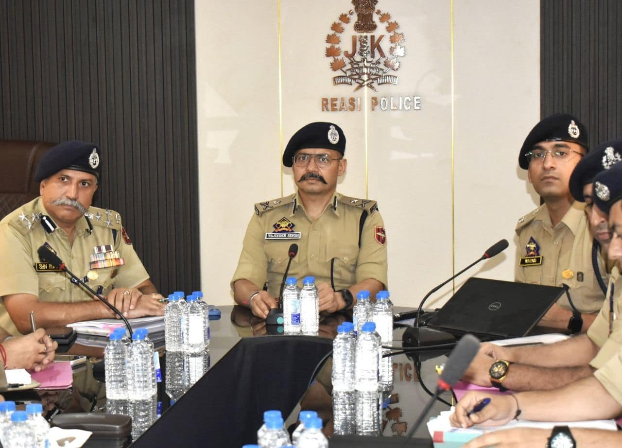 J-K: IGP Jammu visits Kathua, reviews security situation J-K: IGP Jammu visits Kathua, reviews security situation