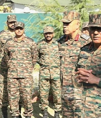 Northern Army Commander reviews security in South Kashmir, calls for vigilance