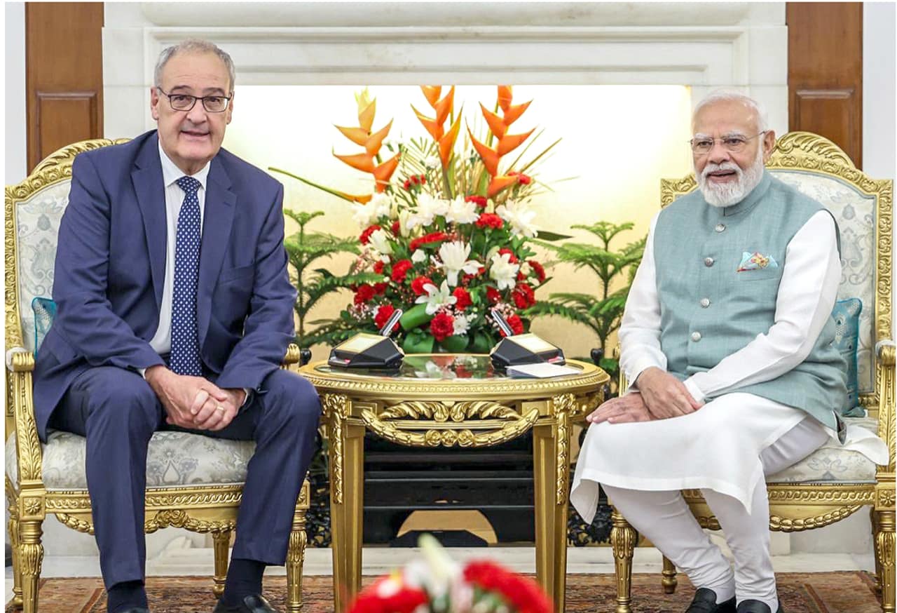 India, Switzerland ink 5 pacts; agree to expand trade, investment ties India, Switzerland ink 5 pacts; agree to expand trade, investment ties