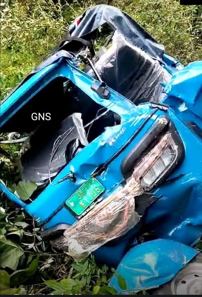 Two injured after auto-rickshaw rolls down on Mangota road in Thannamandi Rajouri Two injured after auto-rickshaw rolls down on Mangota road in Thannamandi Rajouri