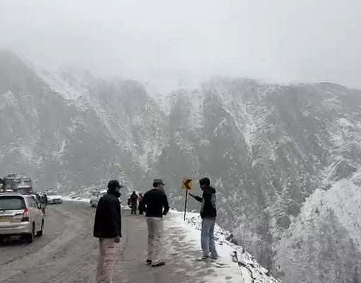 Fresh snowfall in higher reaches of Kashmir