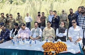 Rana takes stock of concerns of land-sinking victims of Sunjwan-Barmini in Jammu