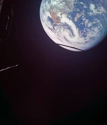ESA’s Jupiter-bound spacecraft changed direction by 20 degrees and gained 3.5 km/s in speed using Earth’s gravity; ESA’s Juice spacecraft needed no major engine burn for the boost