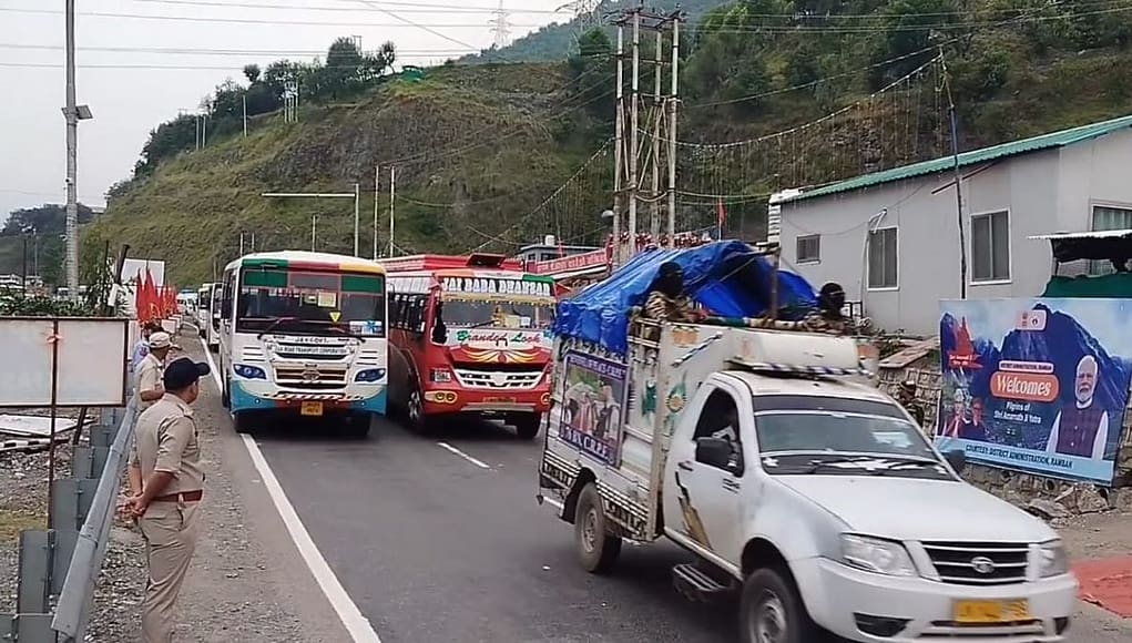 pilgrims-leave-banihal-for-amarnath-2026-07-10-08-37-39.jpeg