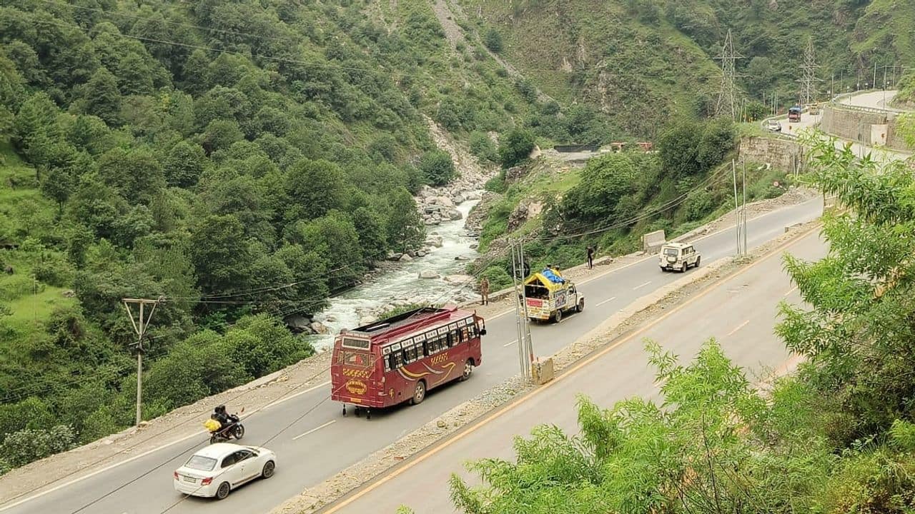 3029 pilgrims leave Jammu for Amarnath Yatra in Kashmir 3029 pilgrims leave Jammu for Amarnath Yatra in Kashmir