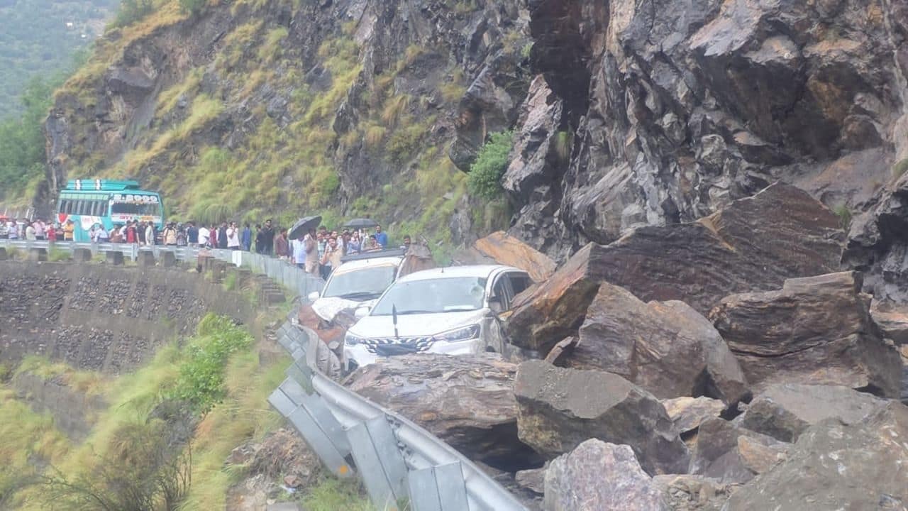 Rain-related incidents claim 4 lives in J-K; rescue efforts hampered in flood-hit Poonch, Rajouri Rain-related incidents claim 4 lives in J-K; rescue efforts hampered in flood-hit Poonch, Rajouri