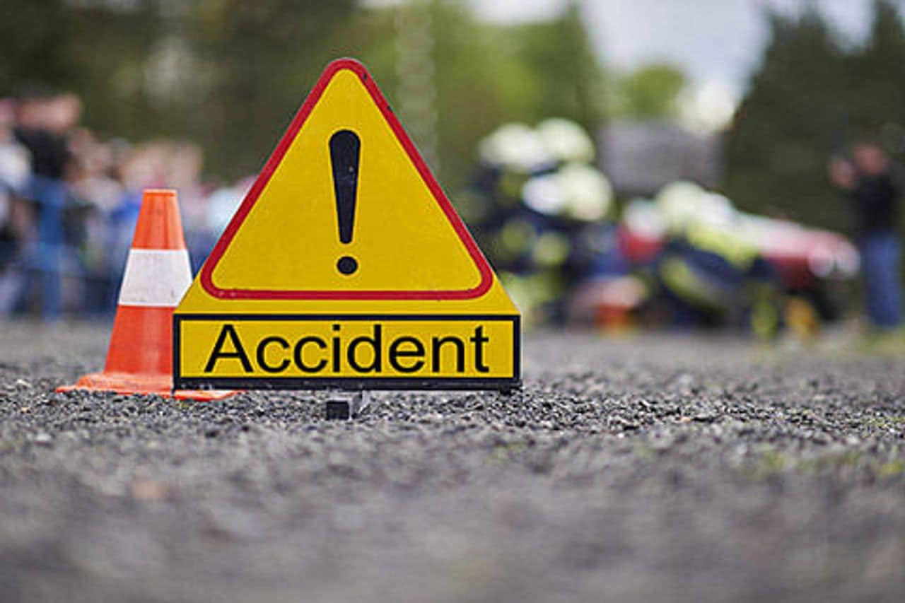 2-year-old among seven injured as Tempo crashes in Rajouri 2-year-old among seven injured as Tempo crashes in Rajouri